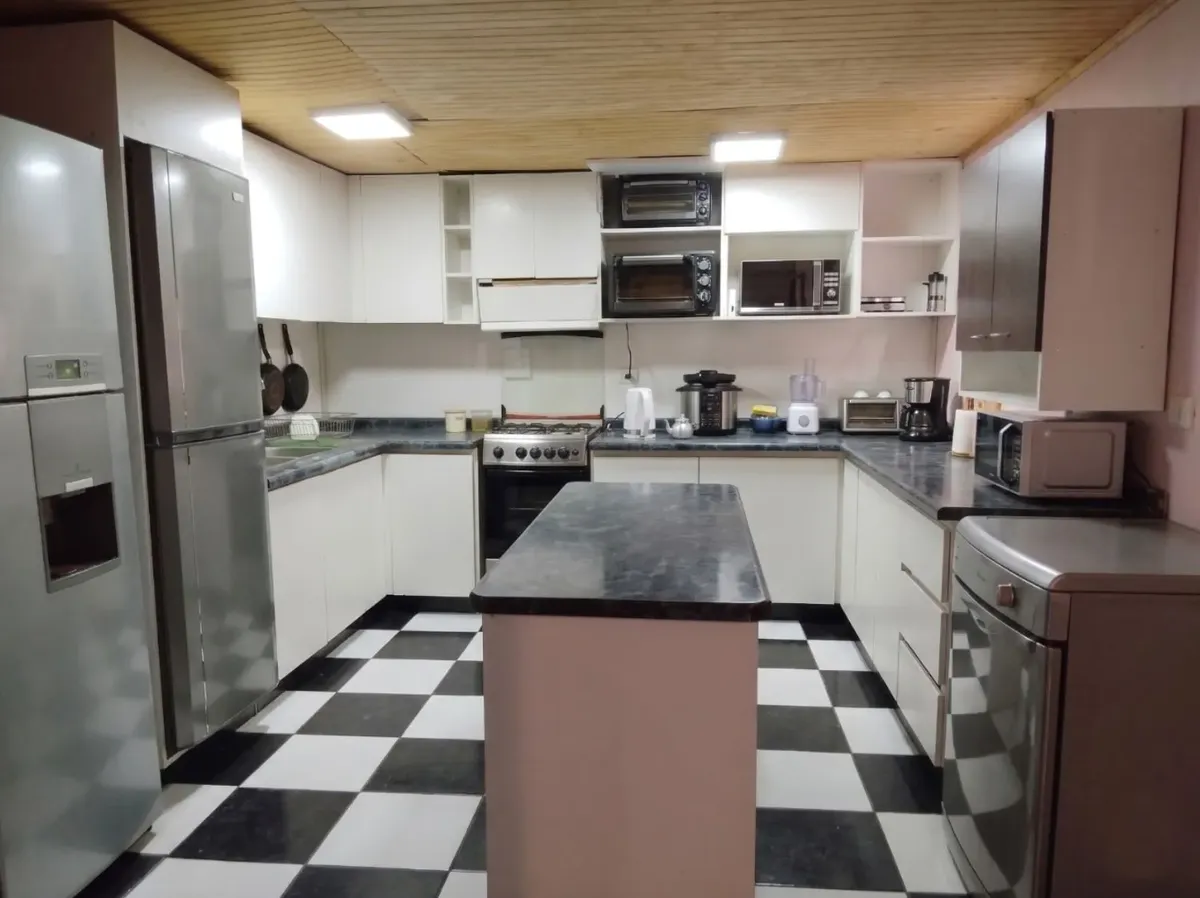 Casa 2 Pisos · Pasaje cerrado con portón - Miniatura 3