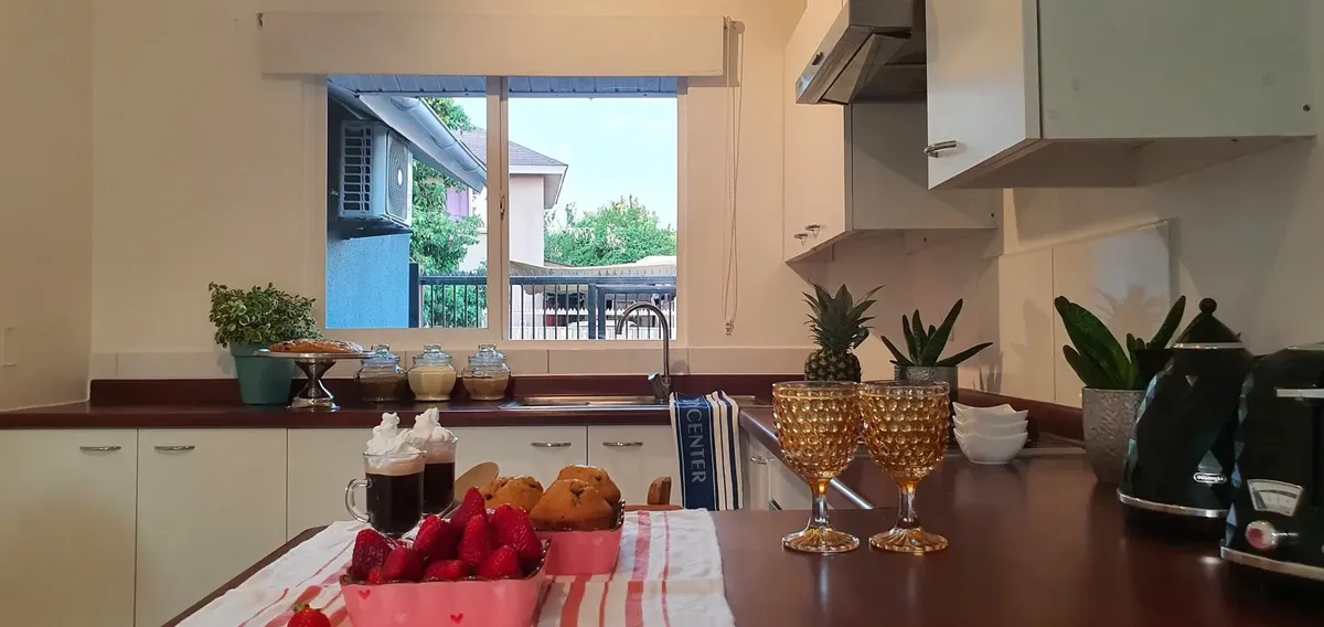 Casa aislada · Jardín con riego automático · Microbarrio privado - Miniatura 3