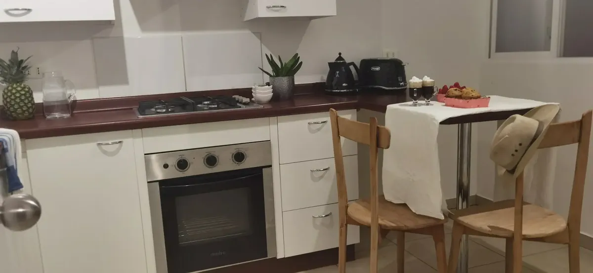 Casa aislada · Jardín con riego automático · Microbarrio privado - Miniatura 4